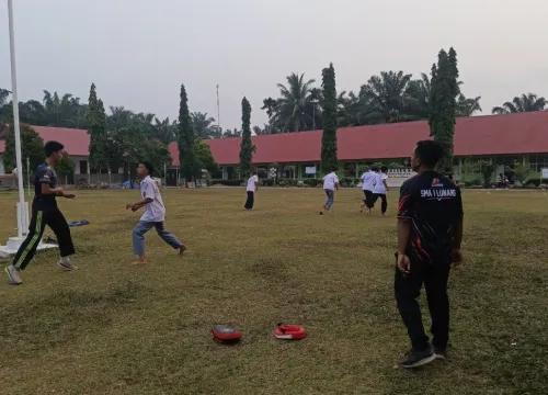 Latihan Rutin Ekstrakurikuler Kempo dan Ekstrakurikuler Silat, Wujudkan Siswa Aktif, Disiplin, dan Berprestasi
