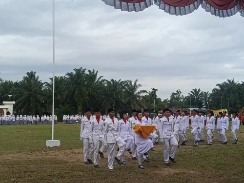 Semangat Kemerdekaan Menggema, SMAN 1 Lunang Meriahkan HUT RI ke-81 Tingkat Kecamatan Lunang