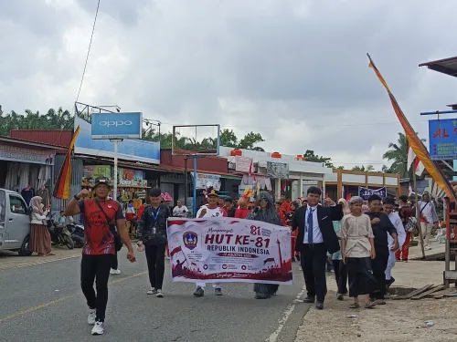 Semarak Karnaval HUT RI ke-81 Tingkat Kecamatan Lunang, Warga SMAN 1 Lunang Tampil Penuh Kreativitas
