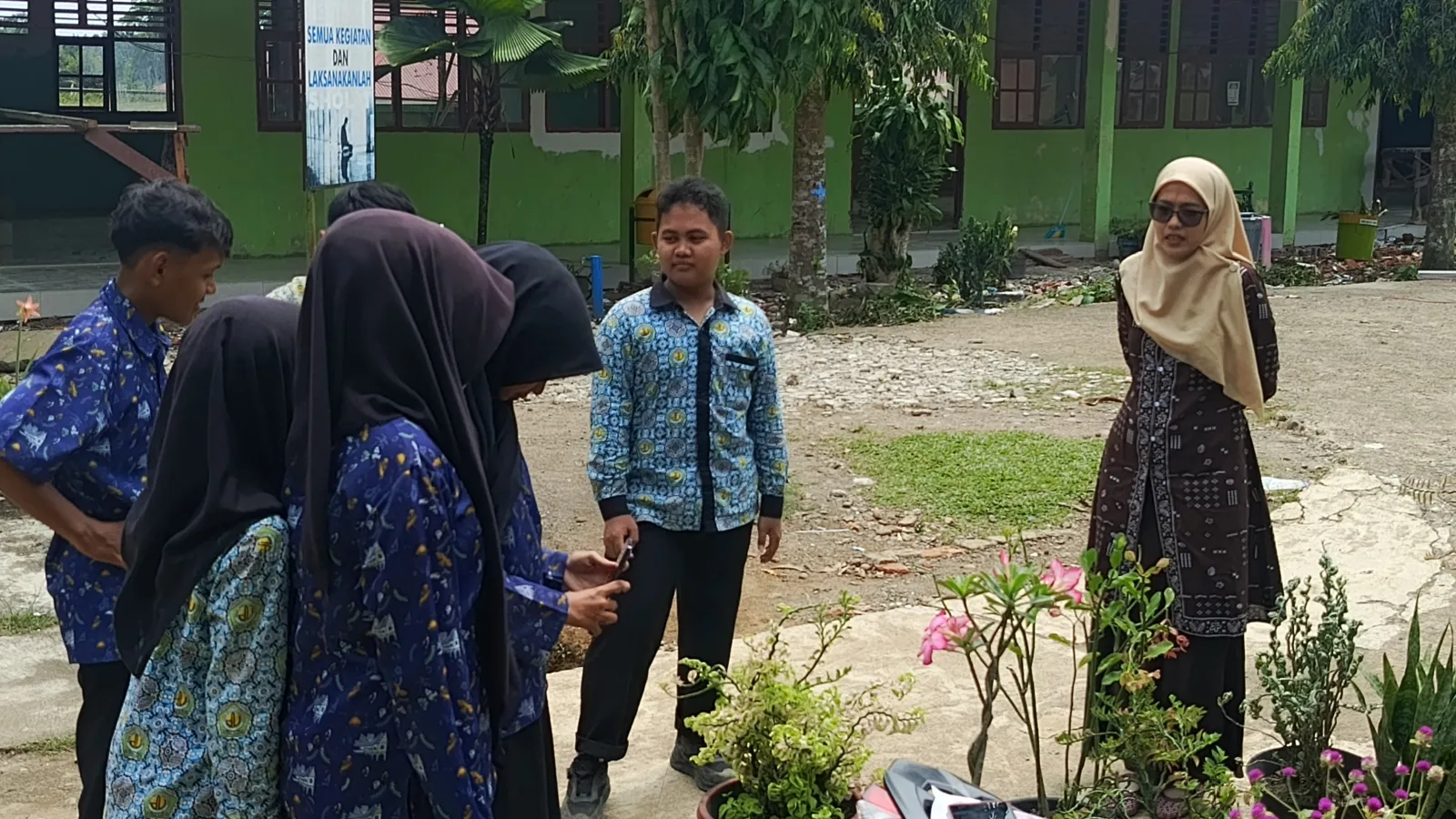 Pembelajaran Kontekstual berbasis Outing Class